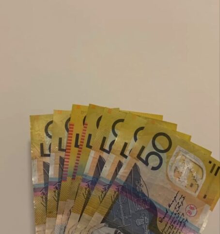 50$  Australia  Dollars Banknotes 500€ for 5000€
