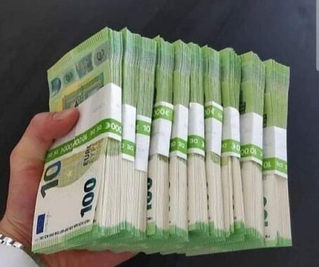 100€ euros Bank notes  500€ for  5000€ bank notes