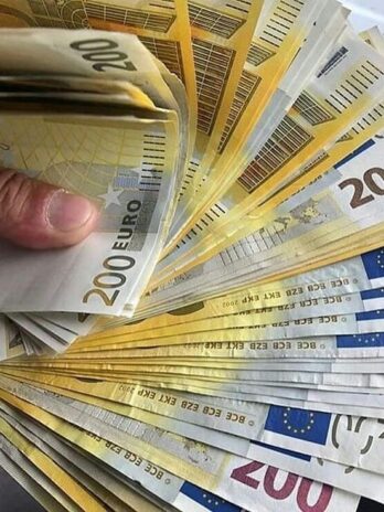 200€ euros Bank notes  500€ for  5000€ bank notes
