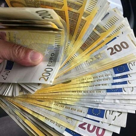 200€ euros Bank notes  500€ for  5000€ bank notes