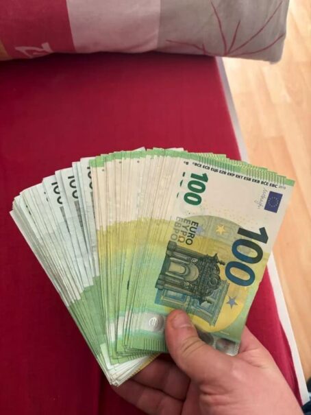 100€ euros Bank notes  500€ for  5000€ bank notes - Image 3