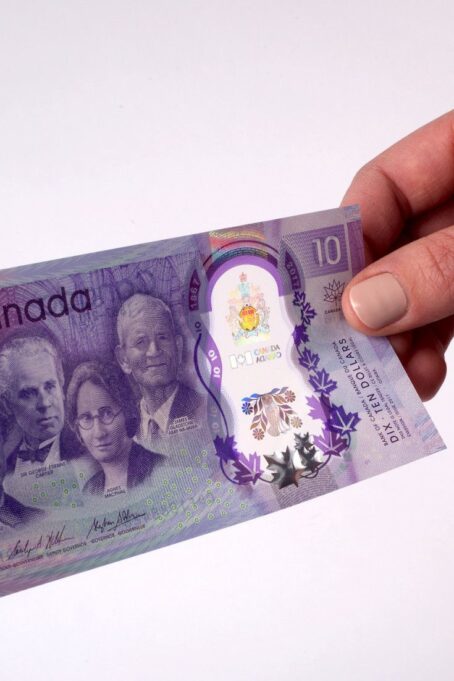 10$  Canada  Dollars Banknotes 1000€ for  15000€ bank note