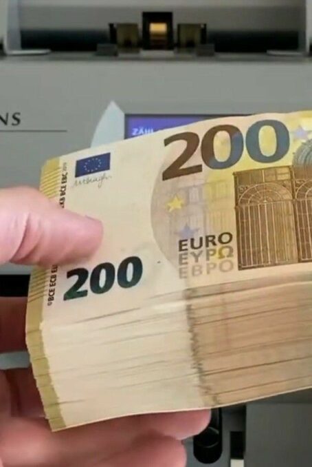 200€ euros Bank notes  500€ for  5000€ bank notes - Image 4