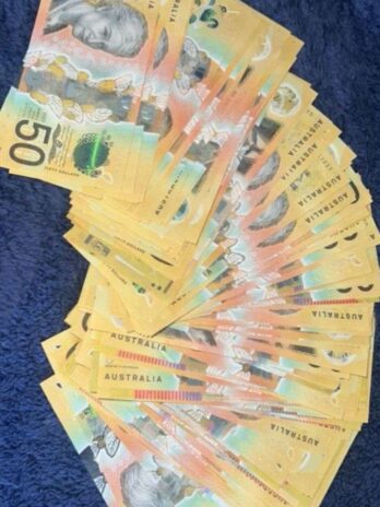 50$  Australia  Dollars Banknotes 500€ for 5000€