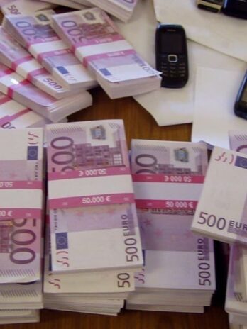 500€ euros Bank notes  500€ for  5000€ bank notes