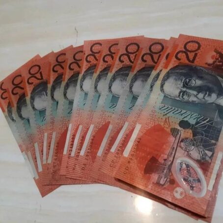 20$  Australia  Dollars Banknotes 500€ for 5000€