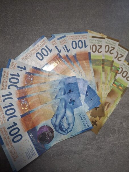 200CHF Swiss Franc bank note   500€ for 5000€ bank notes - Image 3