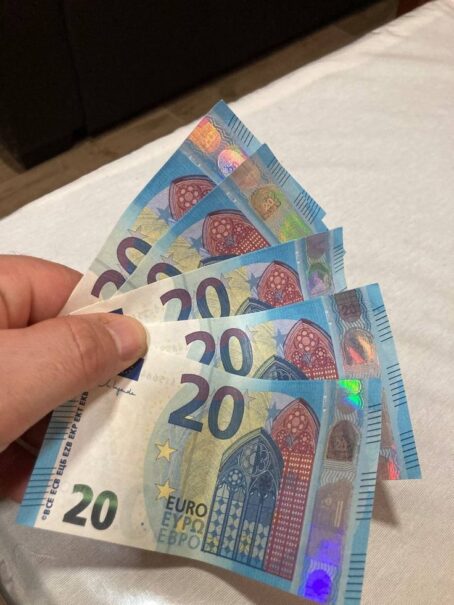 20€ euros Bank notes  1000€ for  10000€ bank notes